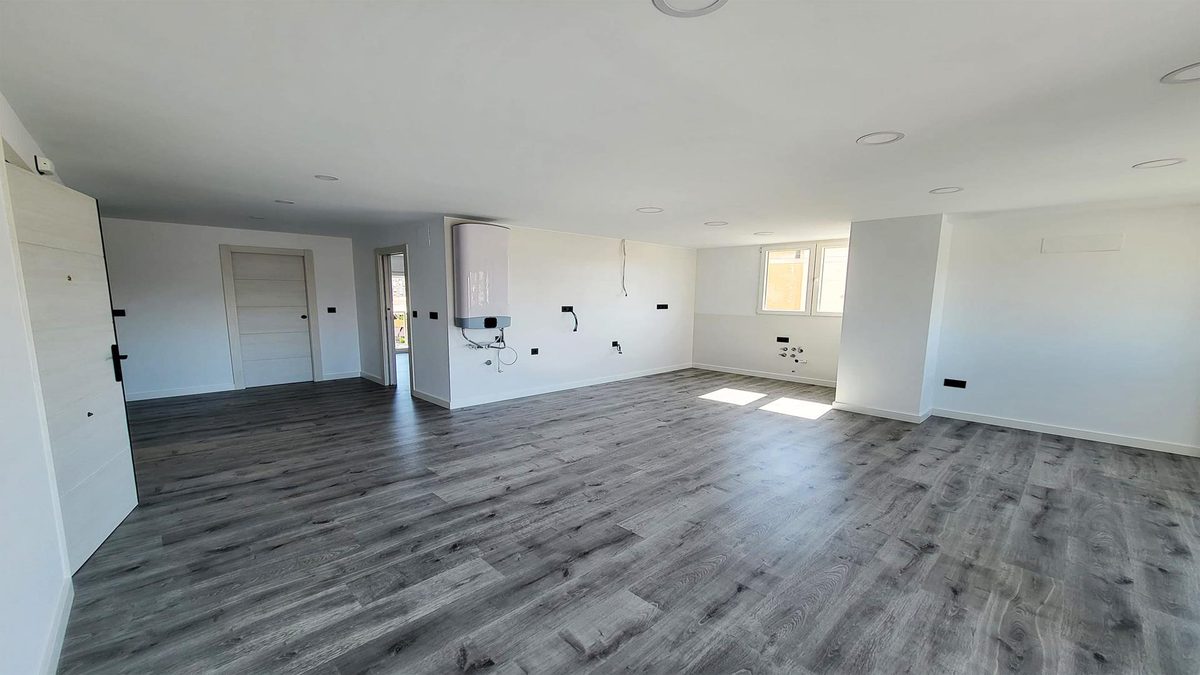 Renovări interioare apartament - parchet, pereți, zugrăveli București-Ilfov